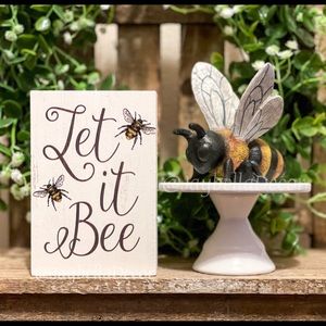 Rustic Bumble Bee Figurine & Wood Sign 4 Rae Dunn